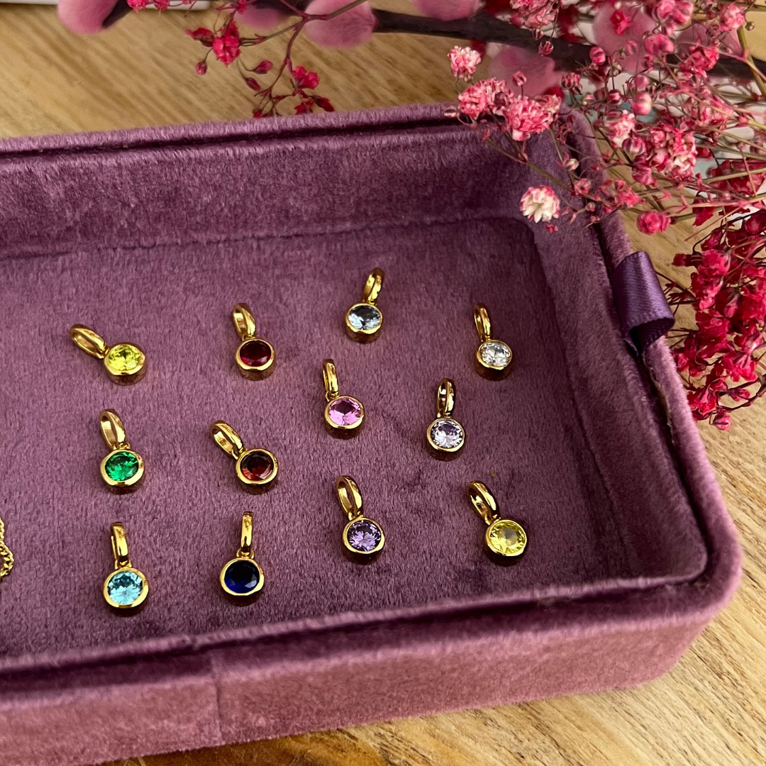 Im Trend - Schmuck mit farbigen Geburtssteinen