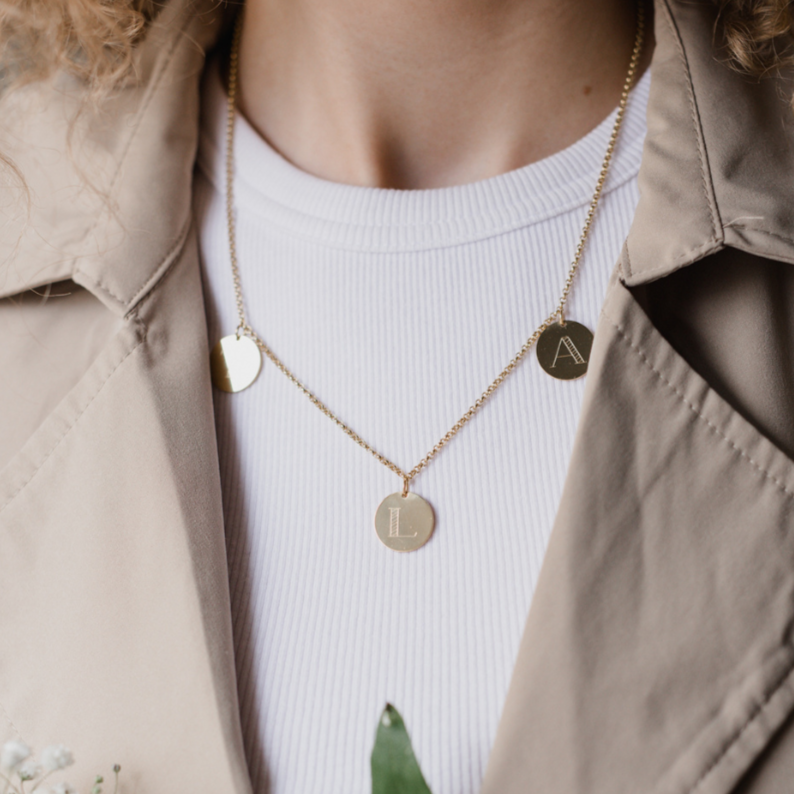 Familienkette Gold 3 Anhänger, Familienkette mit Gravur 3 Plättchen, Namenskette für Mütter mit Gravur