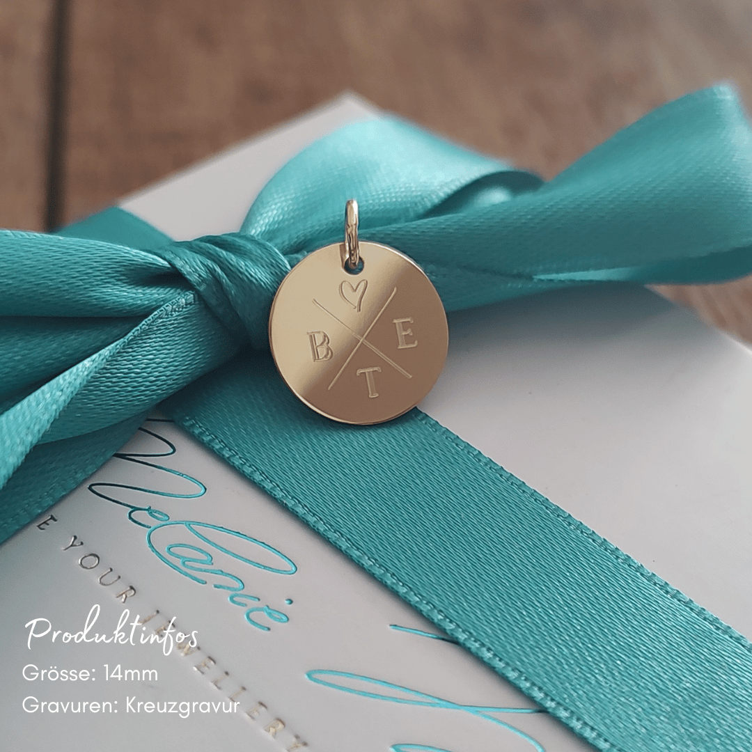 gold anhänger individuelle fertigung, runder Gravur Anhänger echtgold in goldschmiede gefertigt. Anhänger 333 gold mit gravur, anhänger 585 gold handgefertigt