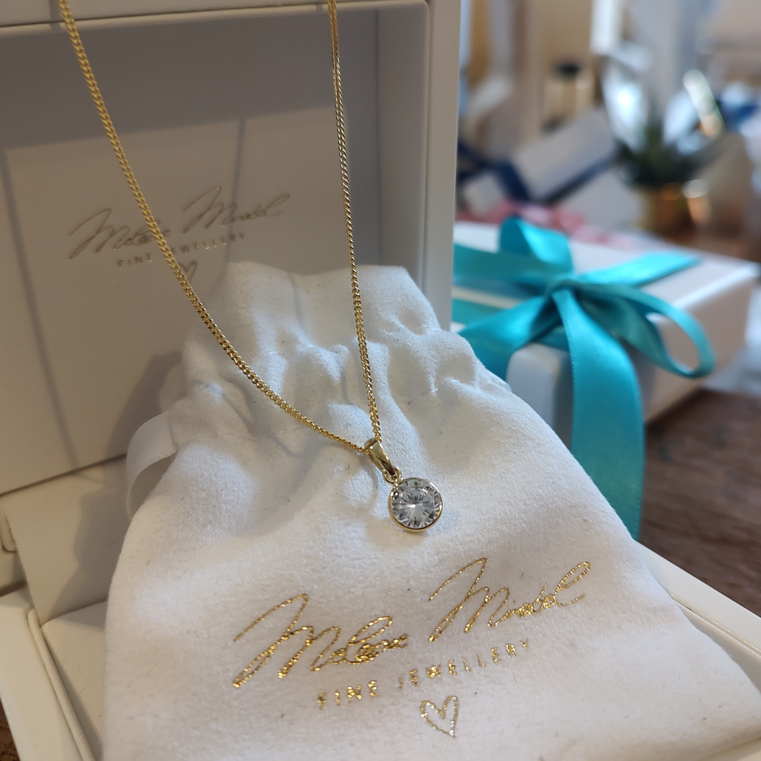 Godlkette mit Edelstein, Gold Kette Sarowsky stein, halskette für damen, Goldkette Zirkonia Anhänger, Goldkette Solitär Anhänger, Goldkette 333 für Damen, zarte Goldkette mit Anhänger Melanie Mirabel