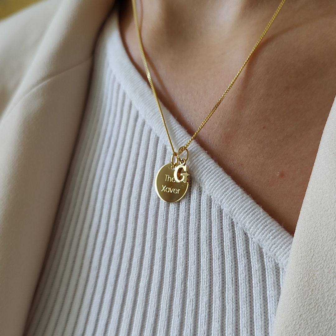 Halskette Damen mit Gravur Echt Gold, Gold Kette Damen 333 Gold, Echt Gold Kette mit Gravur, Gold Kette mit Gravur Pättchen, Buchstaben Kette Echt Gold, Halskette mit Buchstabe 333 Gelbgold
