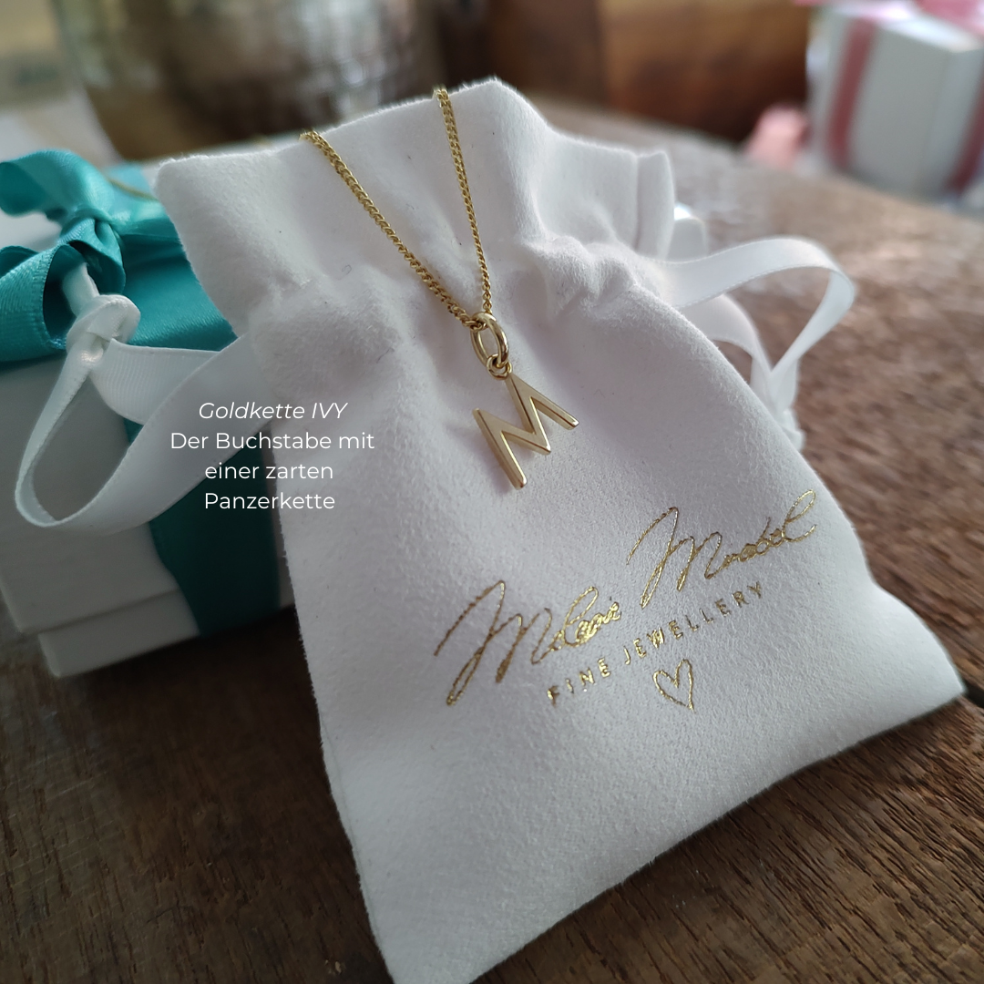 IVY Buchstaben Anhänger