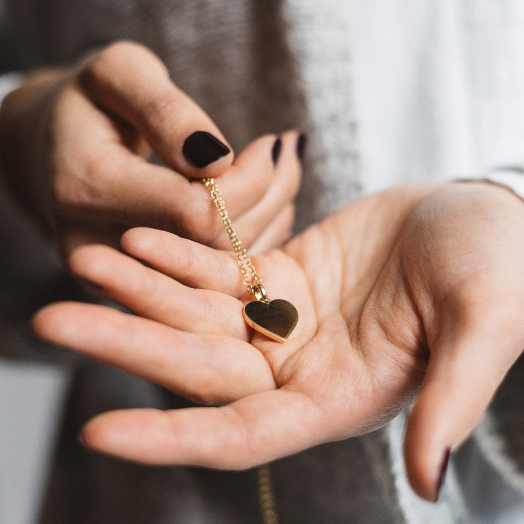 Herz kette mit gravur, halskette für mama zur geburt, anhänger mit gravur fussabdruck