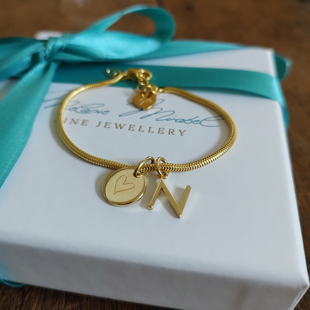initialen armband gold frauen, namensarmband mit buchstabe gold, plättchen armband gold mit gravur, namensarmband für mütter, individuell gravierten Initialen Armbänder für Paare und Freundschaften, Buchstaben Armband, armband initialen familie,