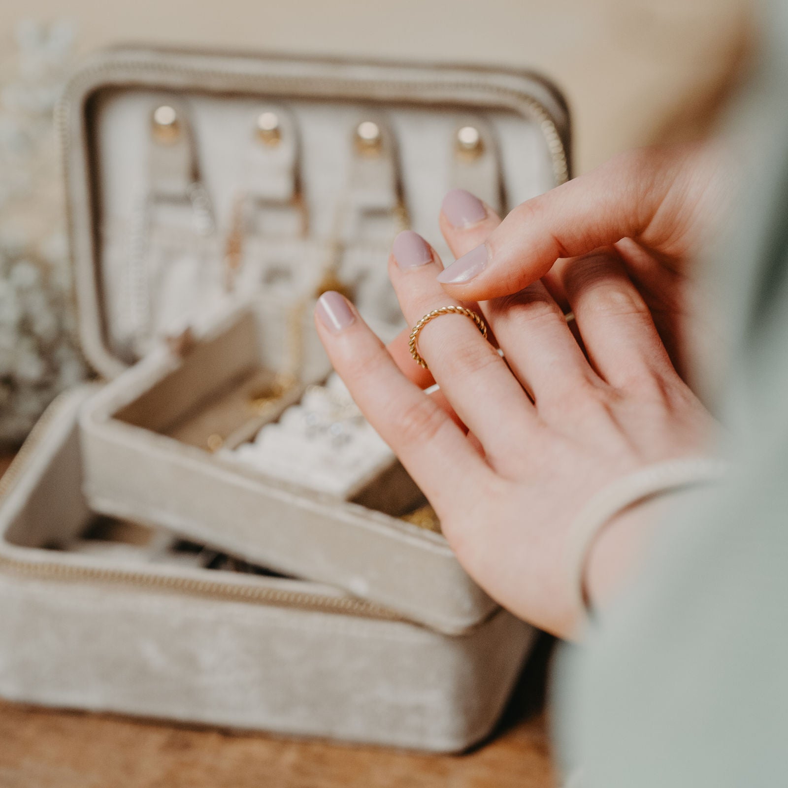 Jewelry etui beige | Travel box for your jewelry