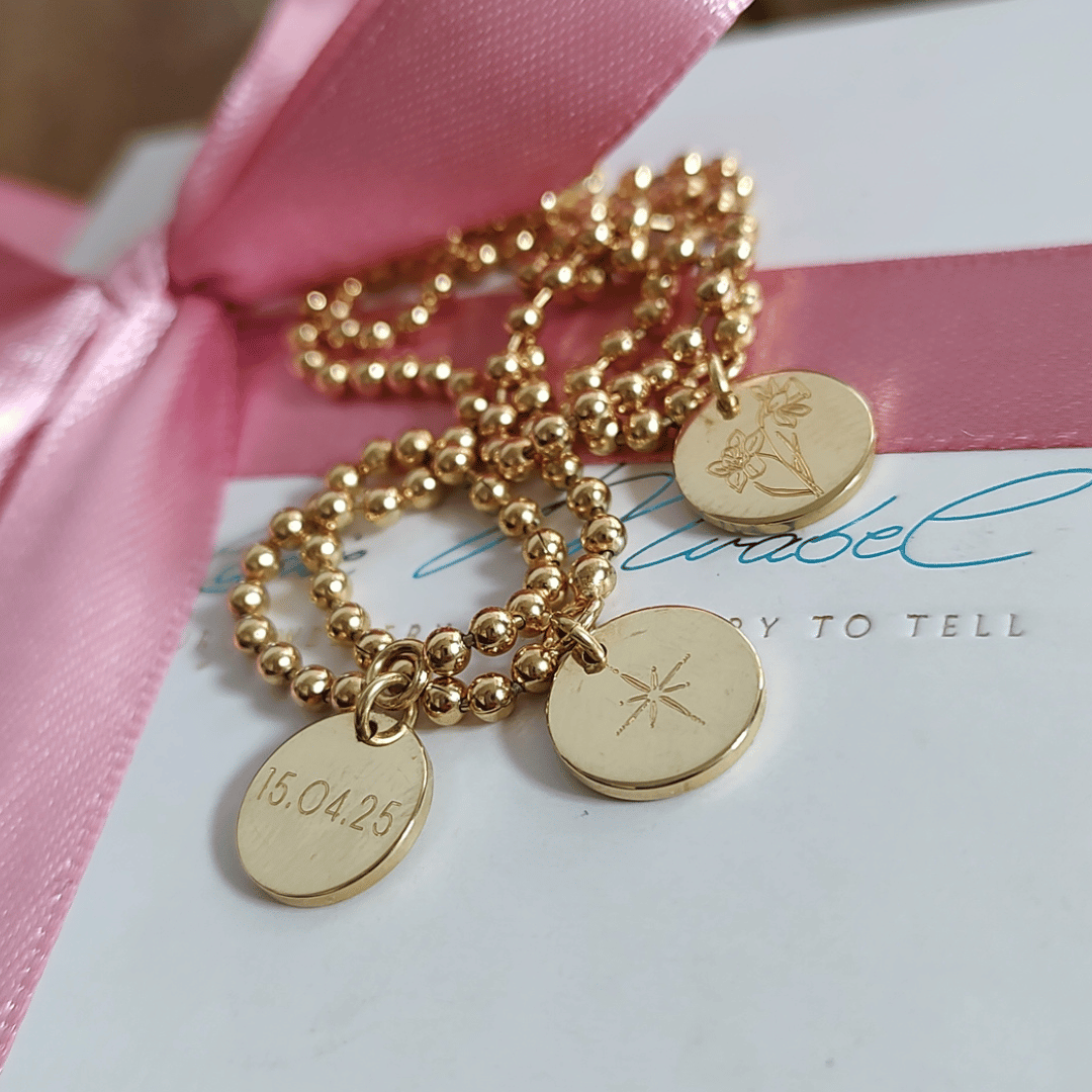 Goldkette für Mädchen, personalisiert zur Kommunion – ein bedeutungsvolles Geschenk zu diesem besonderen Anlass.
