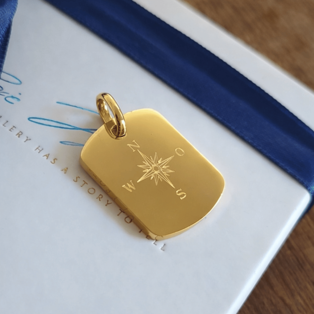 Gold Anhänger Rechteck für Gravur 585 Weißgold und 18 Karat Gelbgold, Rechteckiger Anhänger 585 gold individuell graviert aus Weißgold 14 karat, Classic Gravuranhänger Rechteckig aus 585 Weißgold und Gelbgold, massives Gold, Anhänger Gravurplatte rechteckig für Männer, Herren Anhänger für Halskette massives Echtgold mit gravur kompass symbol