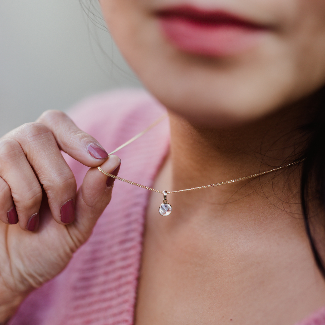 Goldkette Zirkonia Anhänger, Goldkette Solitär Anhänger, Goldkette 333 für Damen, zarte Goldkette mit Herz Anhänger Melanie Mirabel