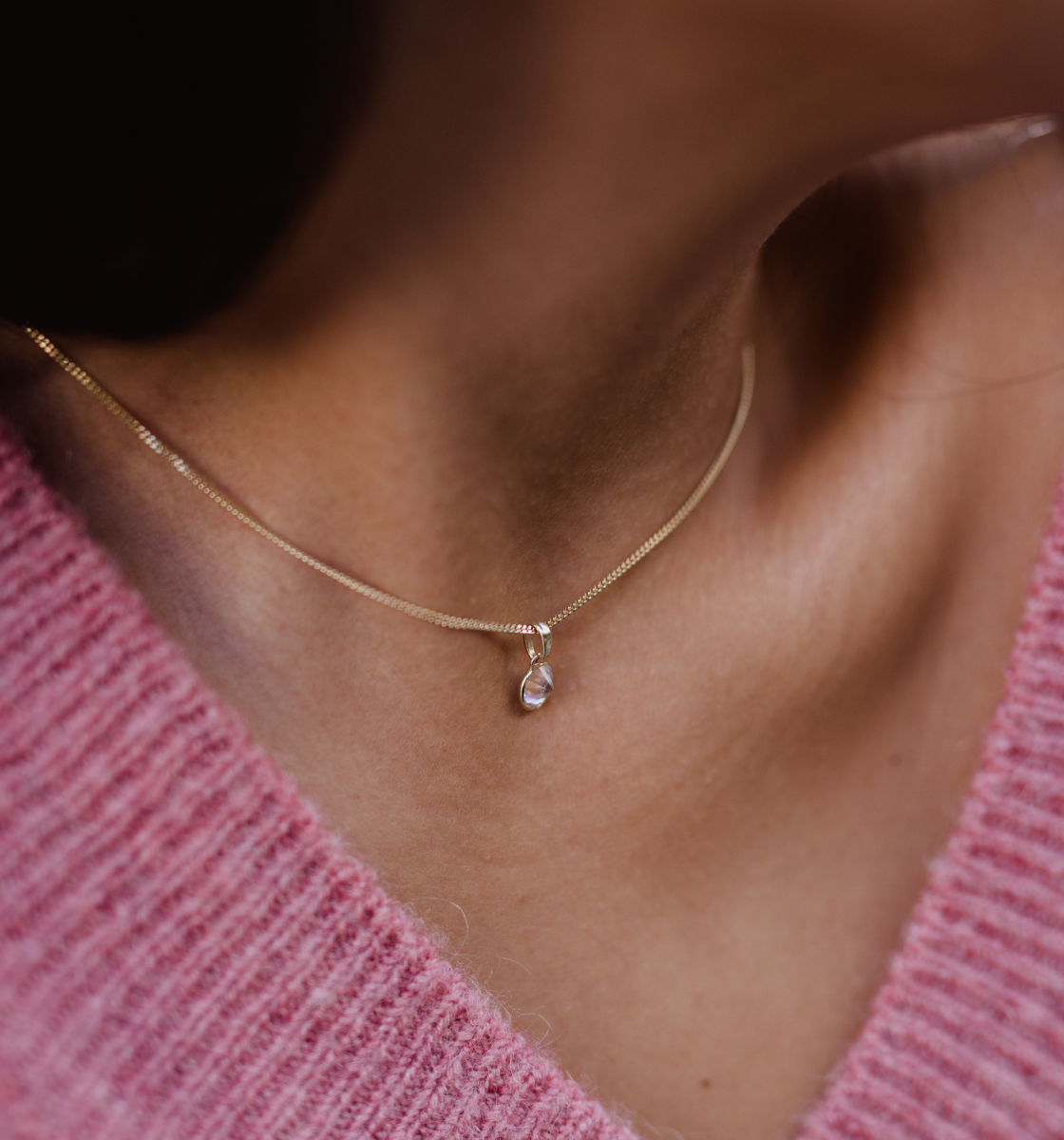 Goldkette Zirkonia Anhänger, Goldkette Solitär Anhänger, Goldkette 333 für Damen, zarte Goldkette mit Herz Anhänger Melanie Mirabel