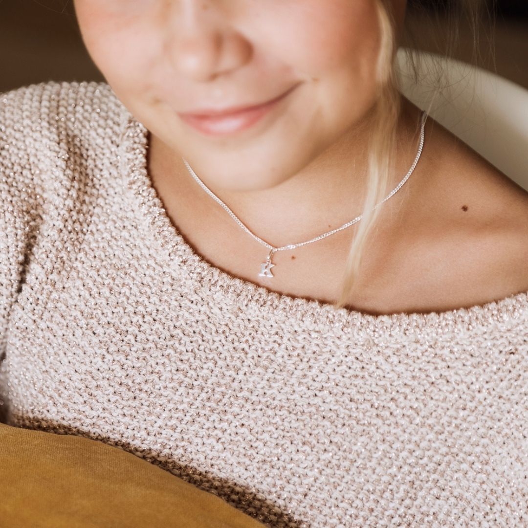 Buchstaben Kette für Mädchen in Silber