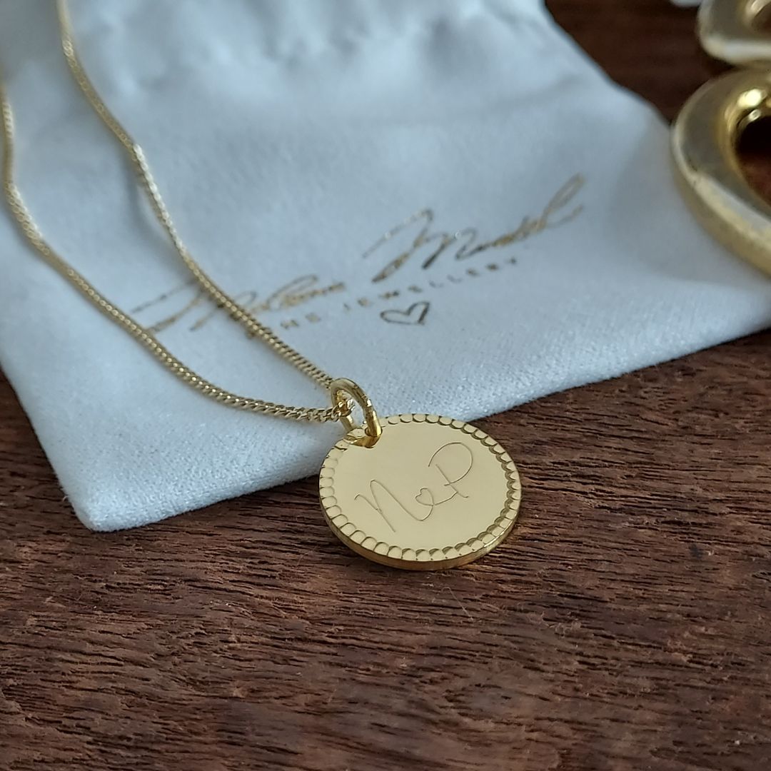 Plättchen Kette Gold mit Gravur, Namenskette mit Plakette in Gold, Goldkette mit Plakette, Gold Kette mit Gravur Plattchen , Kette personalisiert mit Gravur, Kette mit persönlichen Design, Kette gravieren nach eigenen vorstellungen, handschriften auf Kette gravieren