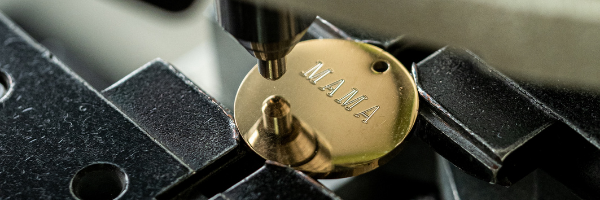 Diamantgravur oder Lasergravur. Was sind die Vorteile und Nachteile der Gravur Methoden