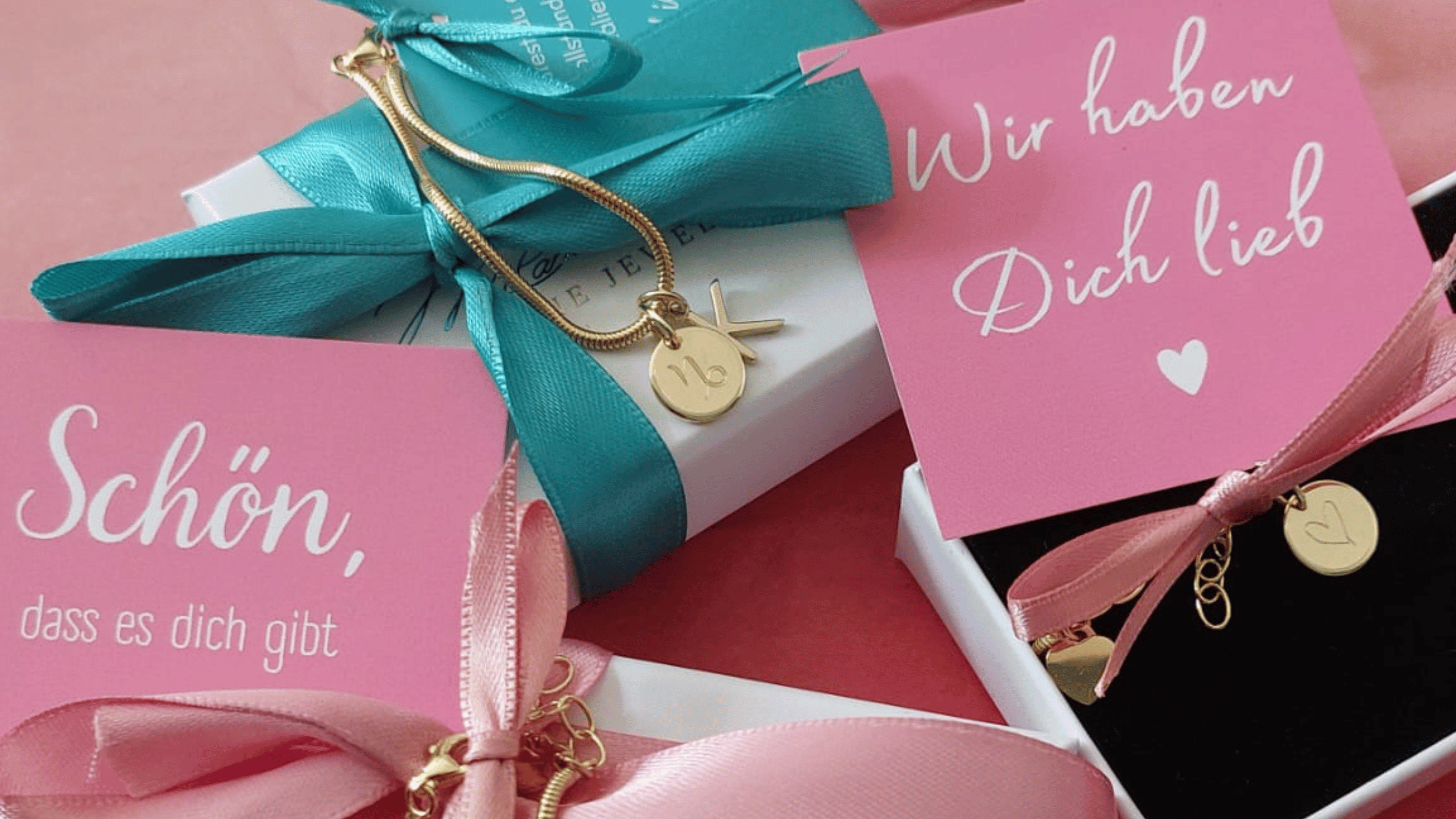 Besondere Schmuck Geschenke zum Abitur für Mädchen und Jungs, Personalisierte Kette zum Abitur, Schmuck für Tochter zum Studienabschluss, Goldkette mit Buchstabe Mädchen Abi Geschenk