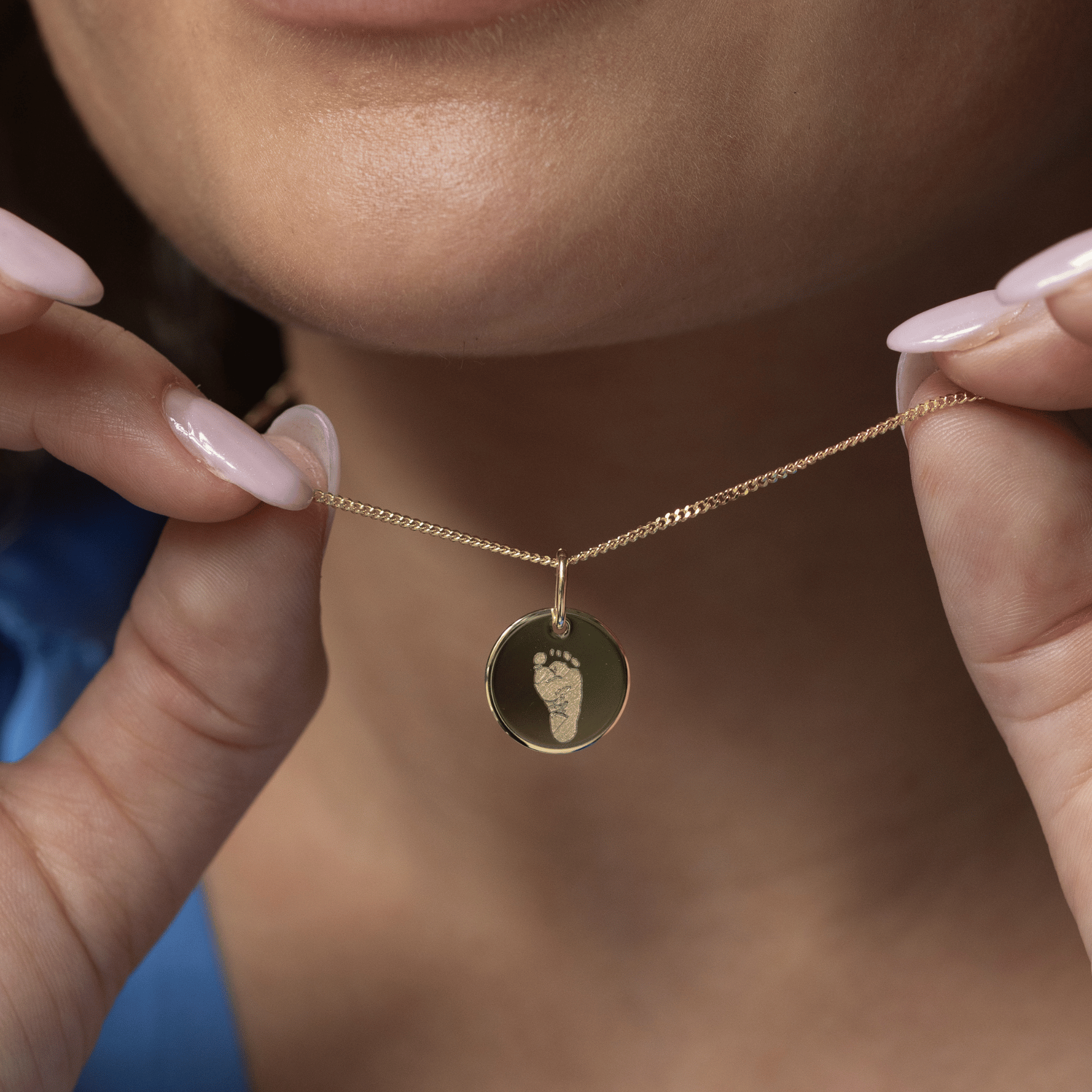 goldkette mit fussabdruck gravur, echte gold kette 585 gold mit gravur anhänger, goldkette mit buchstabe 750 gold mit gravur plättchen, plättchen kette echtes gold individuell gestaltbar, fussabdruck kette zur geburt