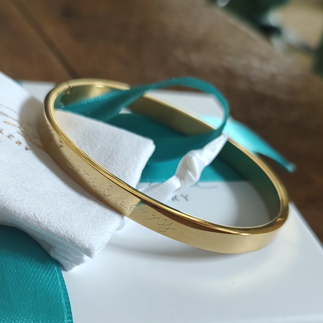 Armreif mit Gravur Gold und Silber für Damen, schwestern armbänder, Mutter Tochter Armbänder, Freundschaftsarmbänder mit Gravur, Namensarmbänder für freundinnen in gold für schwester und trauzeuginnen mit persönlicher Gravur, Armreif Edelstahl als geschenk für beste freundin, Trauzeuginnen Armbänder