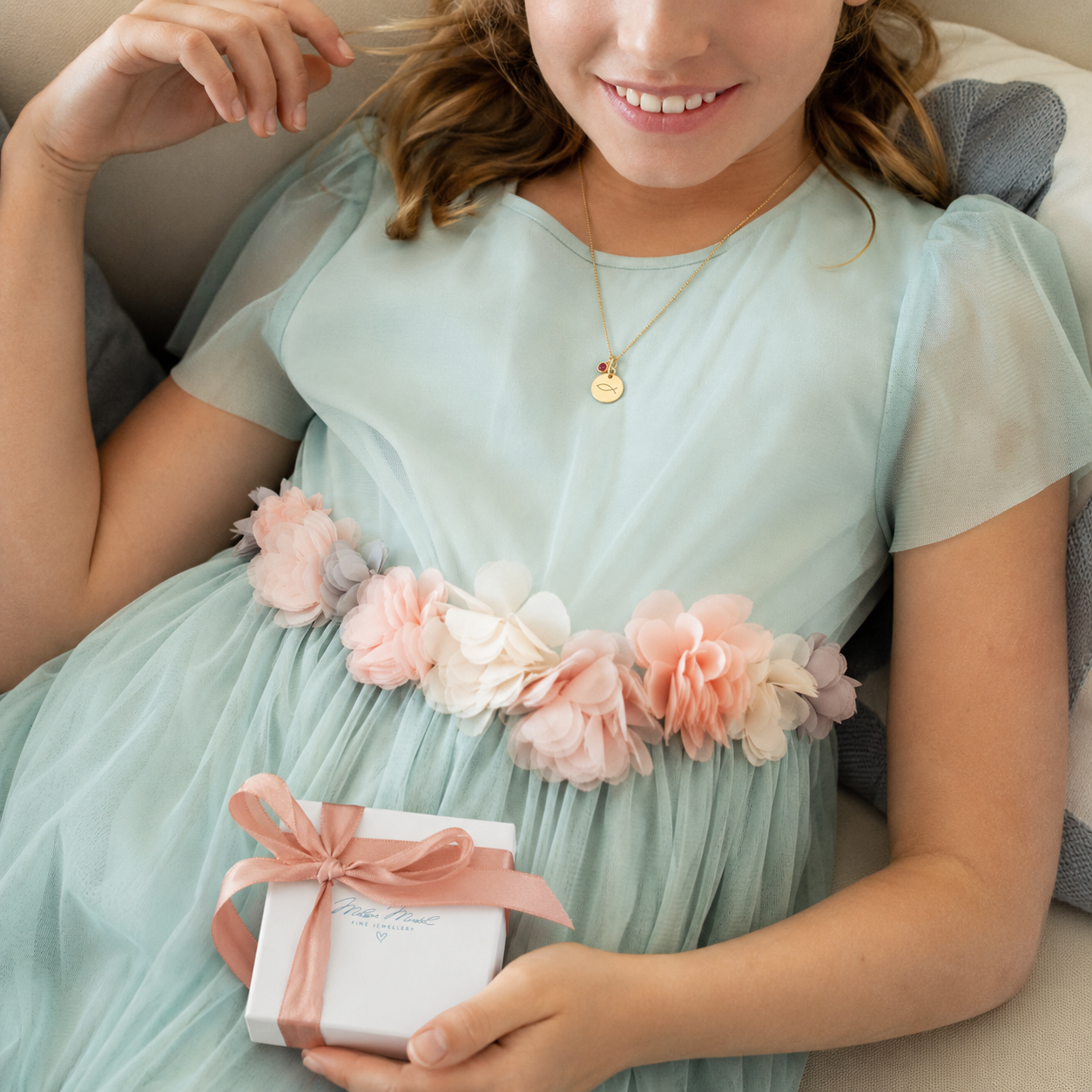 Taufkette gold für mädchen, goldene kette für mädchen zur taufe und kommunion, geschenk für mädchen zur einschulung, zur einschulung eine personalisierte kette gestalten von mama für die tochter, kleine geschenke für die schultüte für mädchen