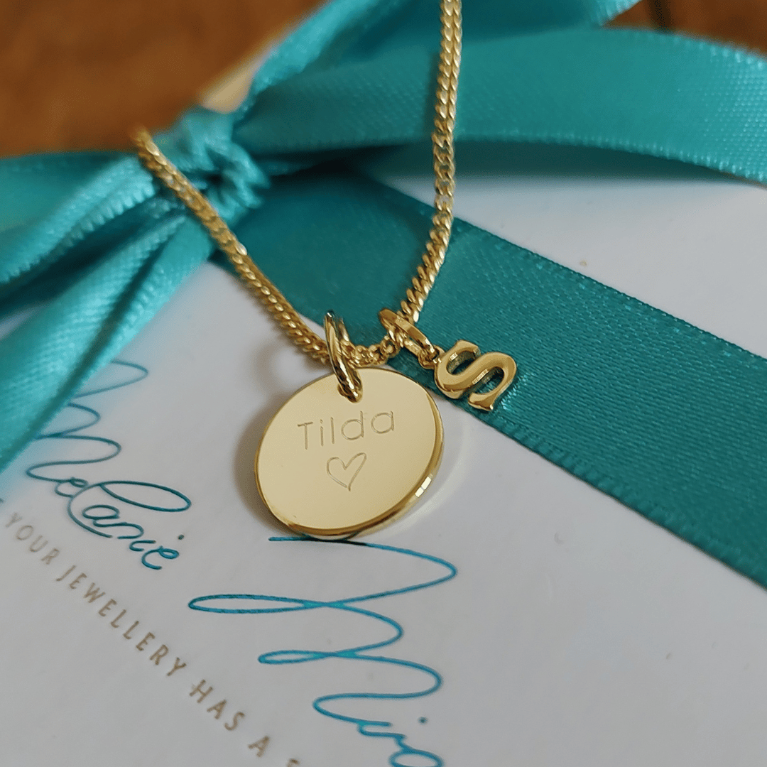 GINA Kette mit Buchstabe + Gravur Anhänger | 333-750 Gold