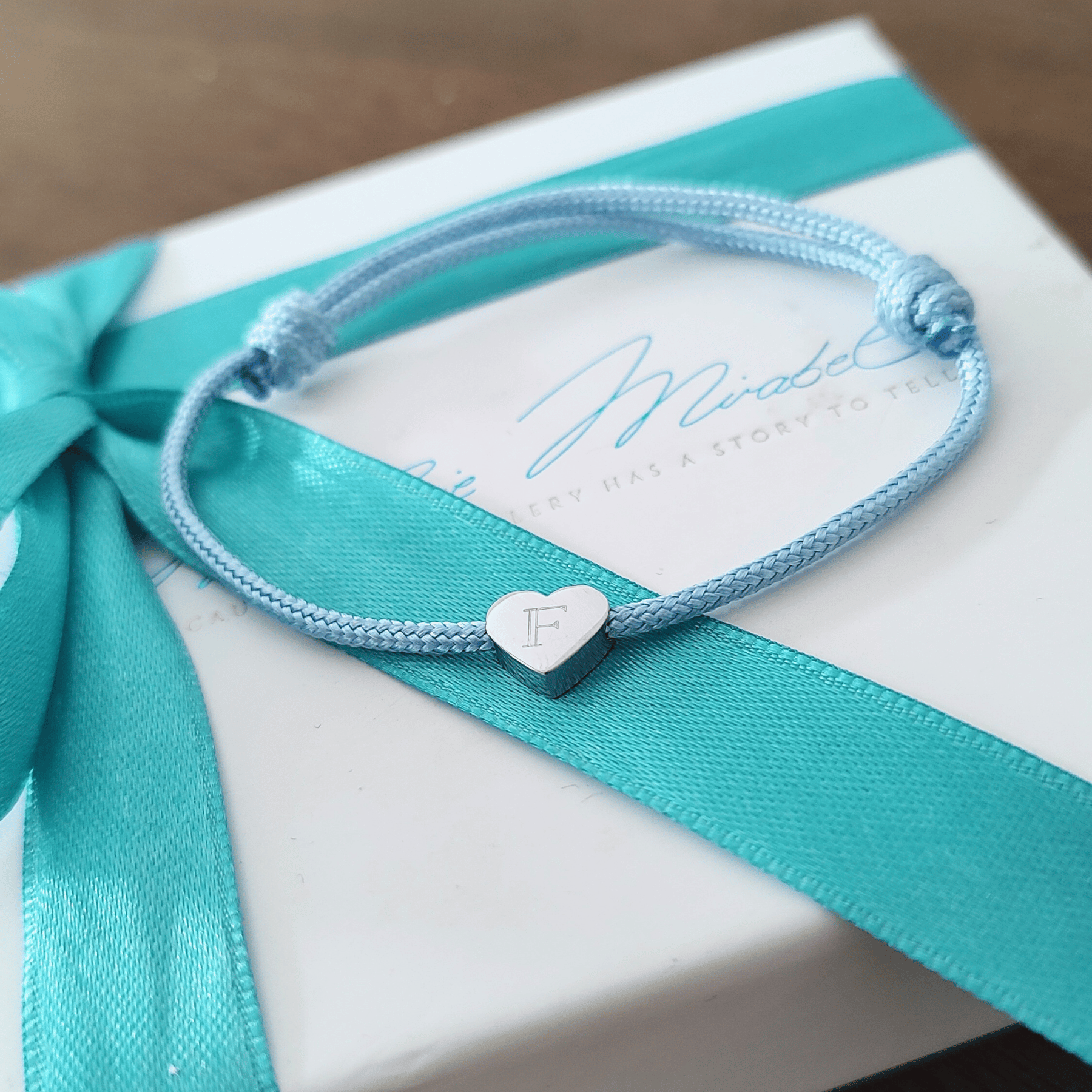 Herz Armband mit Gravur, Paracord Armband mit Herz Anhänger, Freundschaftsarmbänder mit Gravur, Trauzeuginnen Armbänder, personaliserter Mutter Tochter Armbänder