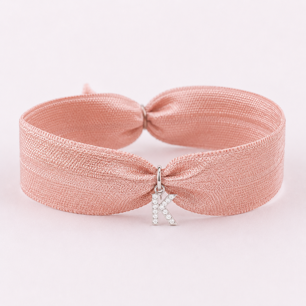 BONHEUR Buchstaben Armband mit farbigen, elastischen Band