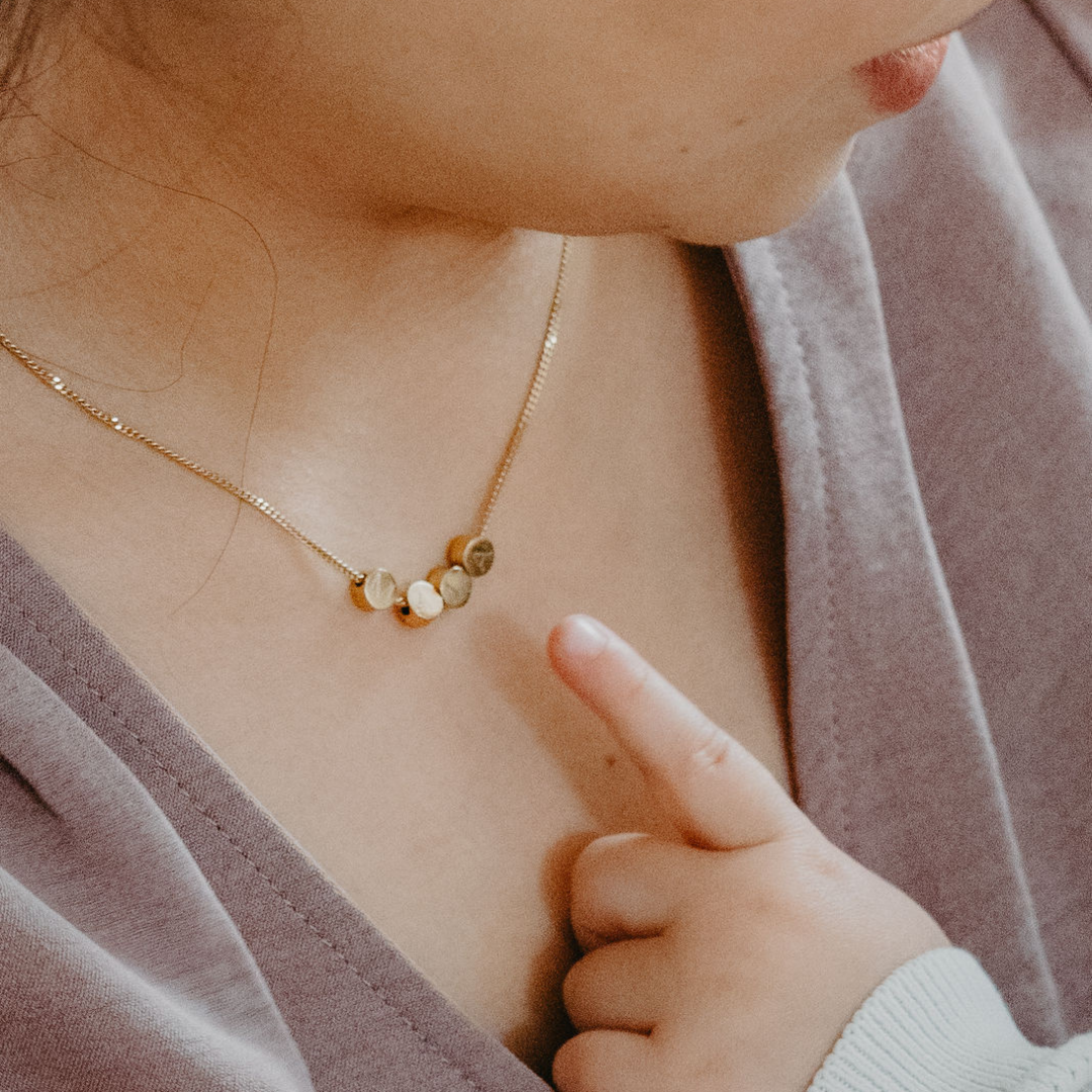 Kette mit Buchstaben Gold, Goldkette mit Buchstaben, Initialen Kette Gold, Initialenkette mit 4 Buchstaben, Kette für Mama, Schmuck zum Muttertag