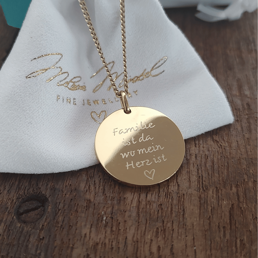 Kette gold mit gravur, kette Buchstaben, kette personalisiert, namenskette gold mit gravur, kette mit Namen Kinder, kette für Oma mit Namen Enkelkinder