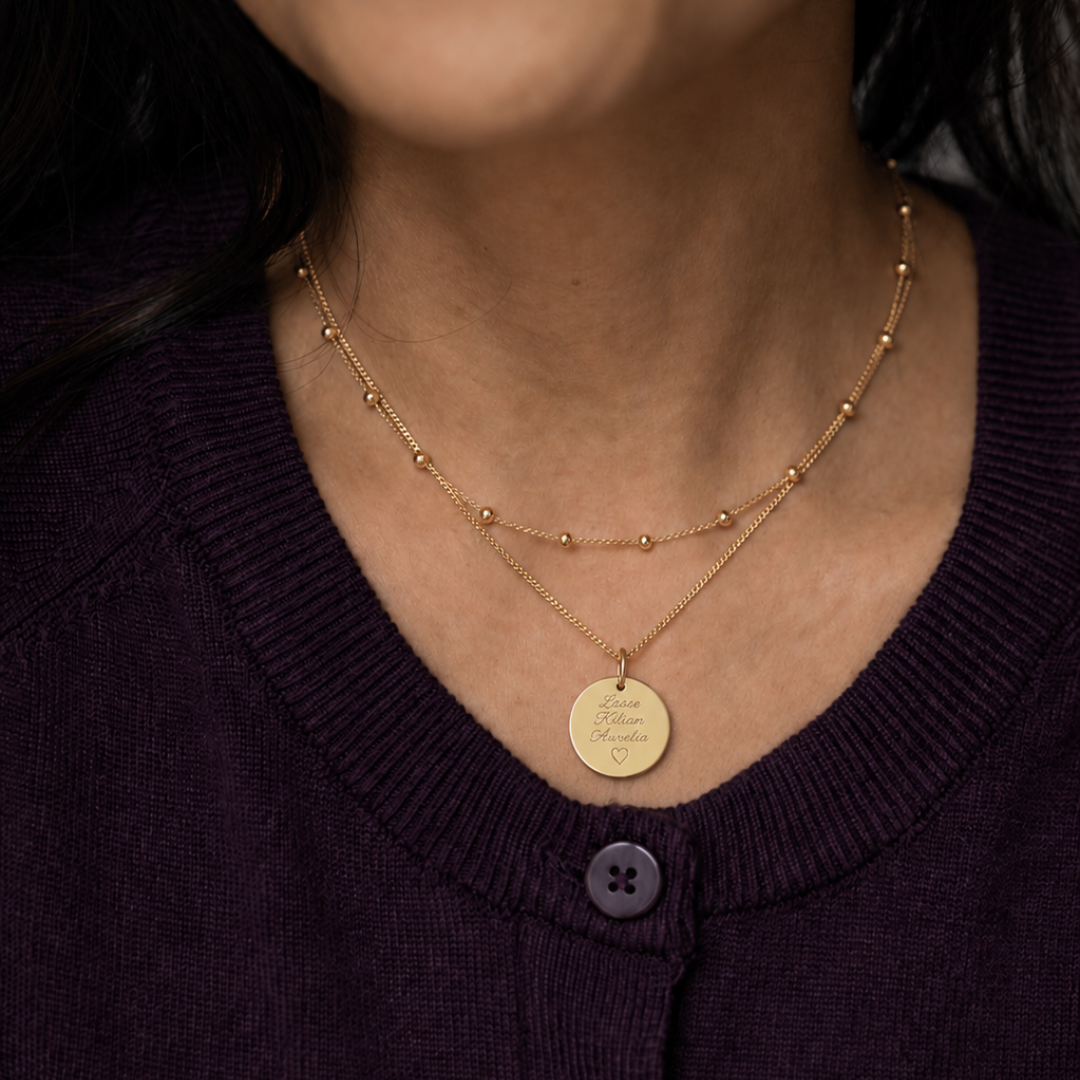 kette personalisiert in 585 Gold, individuell angefertigt nach eigenen wünschen mit gravur von kindernamen, geschenk für meine ehefrau, goldkette mit buchstabe, namenskette für mütter mit gravur namen der kinder, geschenk für mama aus echtgold, handgefertigter goldschmuck 