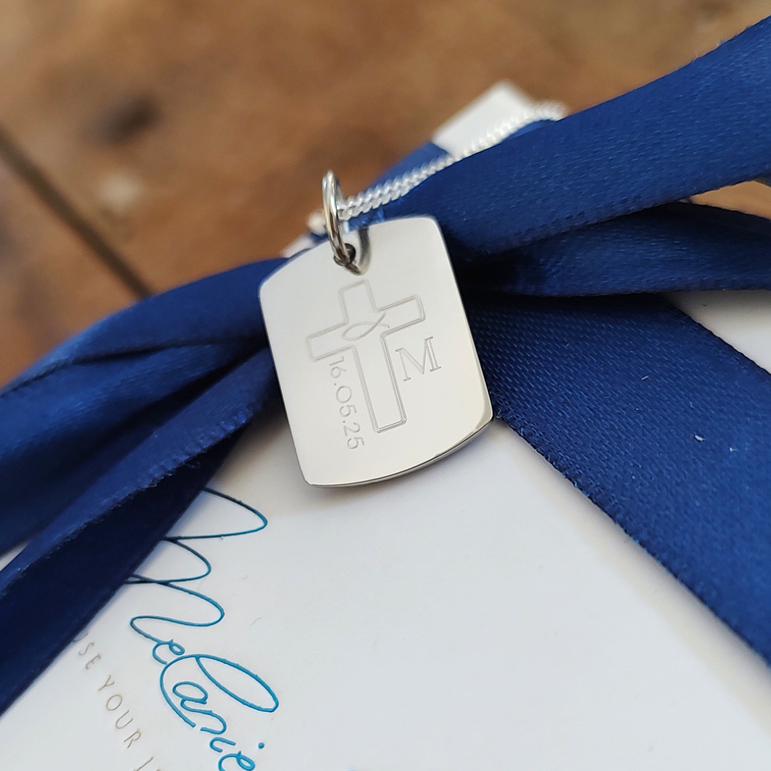 kreuzt kette junge, geschenk taufe junge personalisiert, schmuck zur taufe kommunion für junge mit gravur, silber kette für jungs mit gravur, kette für teenager junge zum geburtstag oder schulabschluss und abitur, geschenk abitur junge