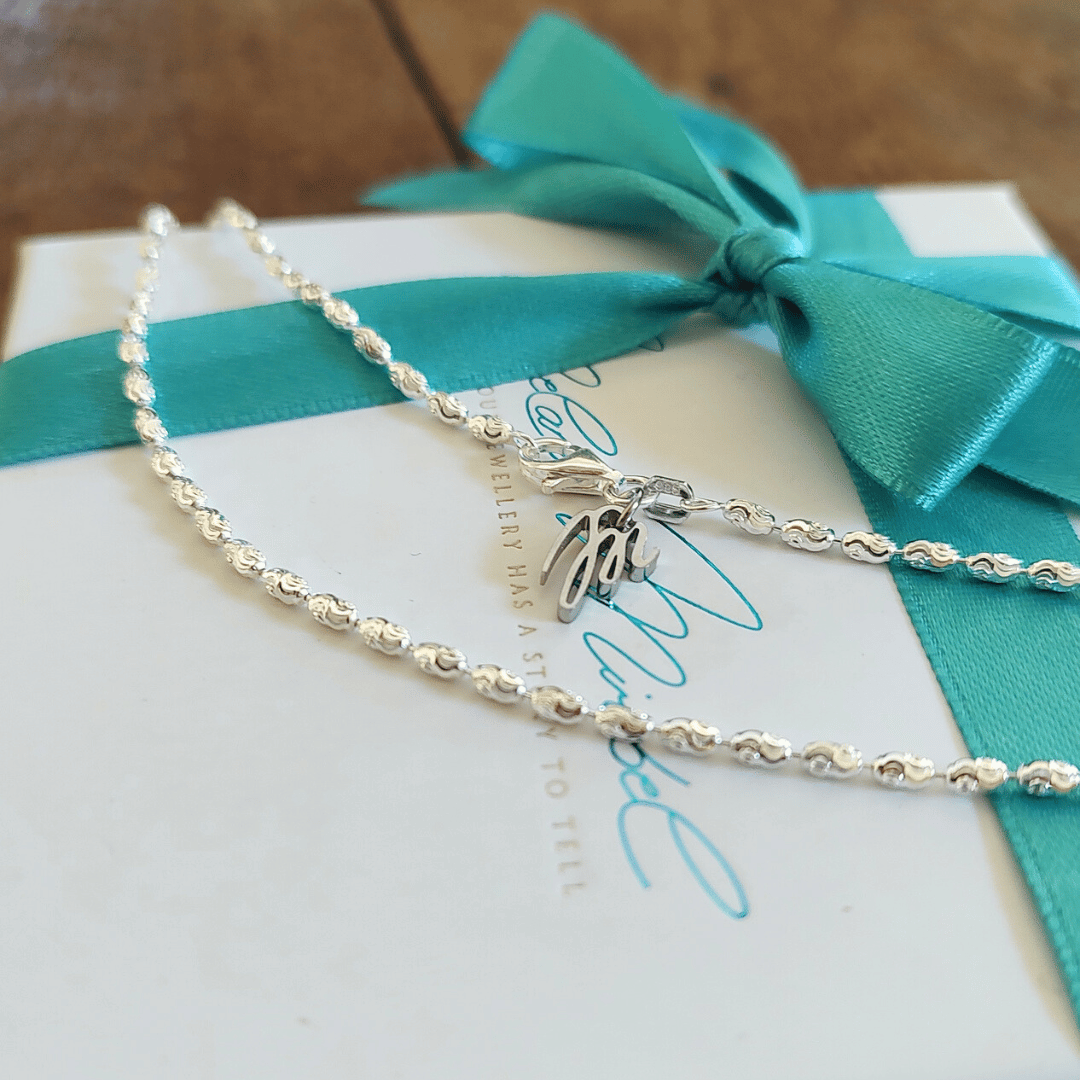 Être brillant élégant et chatoyant