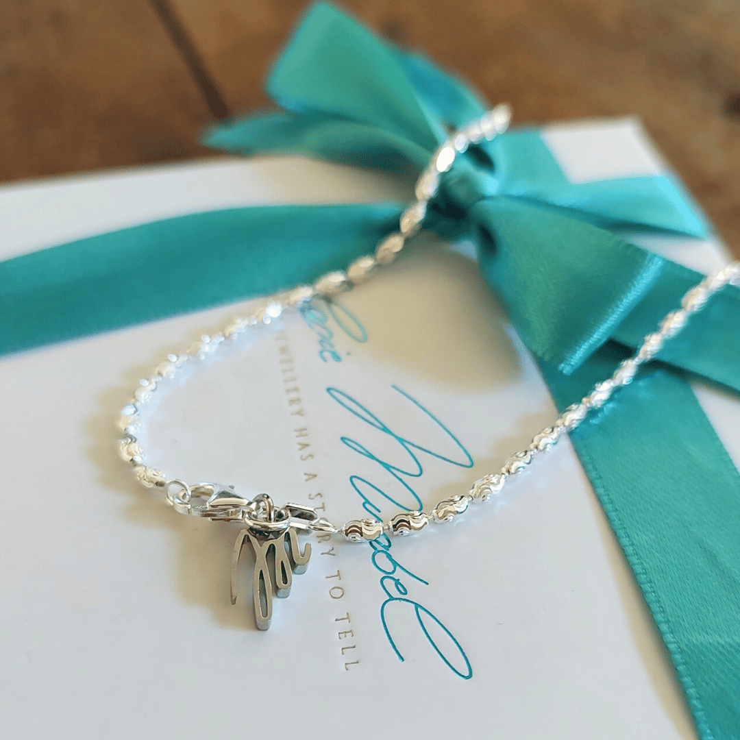 Être brillant élégant et chatoyant