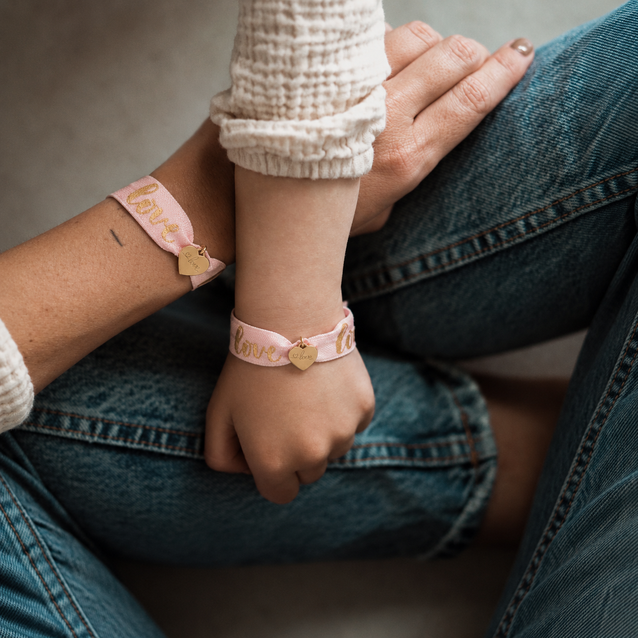 Mutter Tochter Armbänder mit Gravur, Herz Armbänder für Mama und Tochter, Namensarmbänder für die Familie mit Gravur 