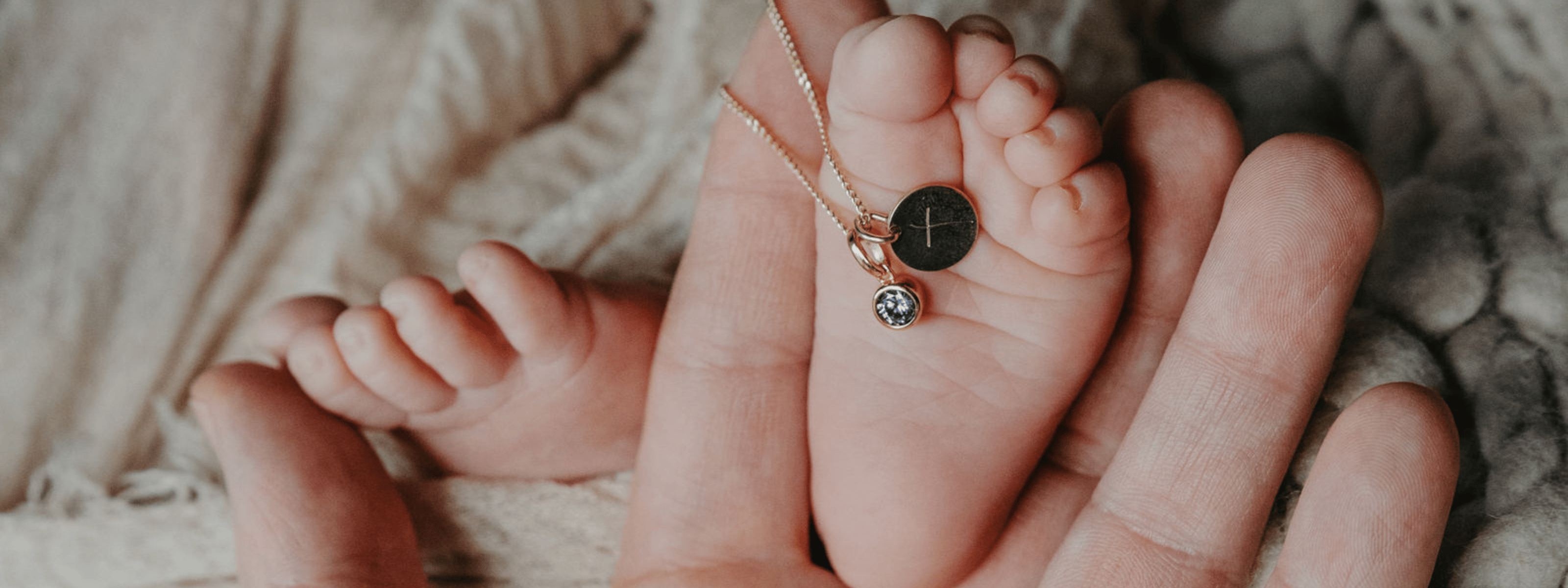 Taufschmuck, Taufkette Gold für Mädchen und Junge, Taufgeschenk Mädchen und Jungs, Schmuck für Mädchen mit Gravur