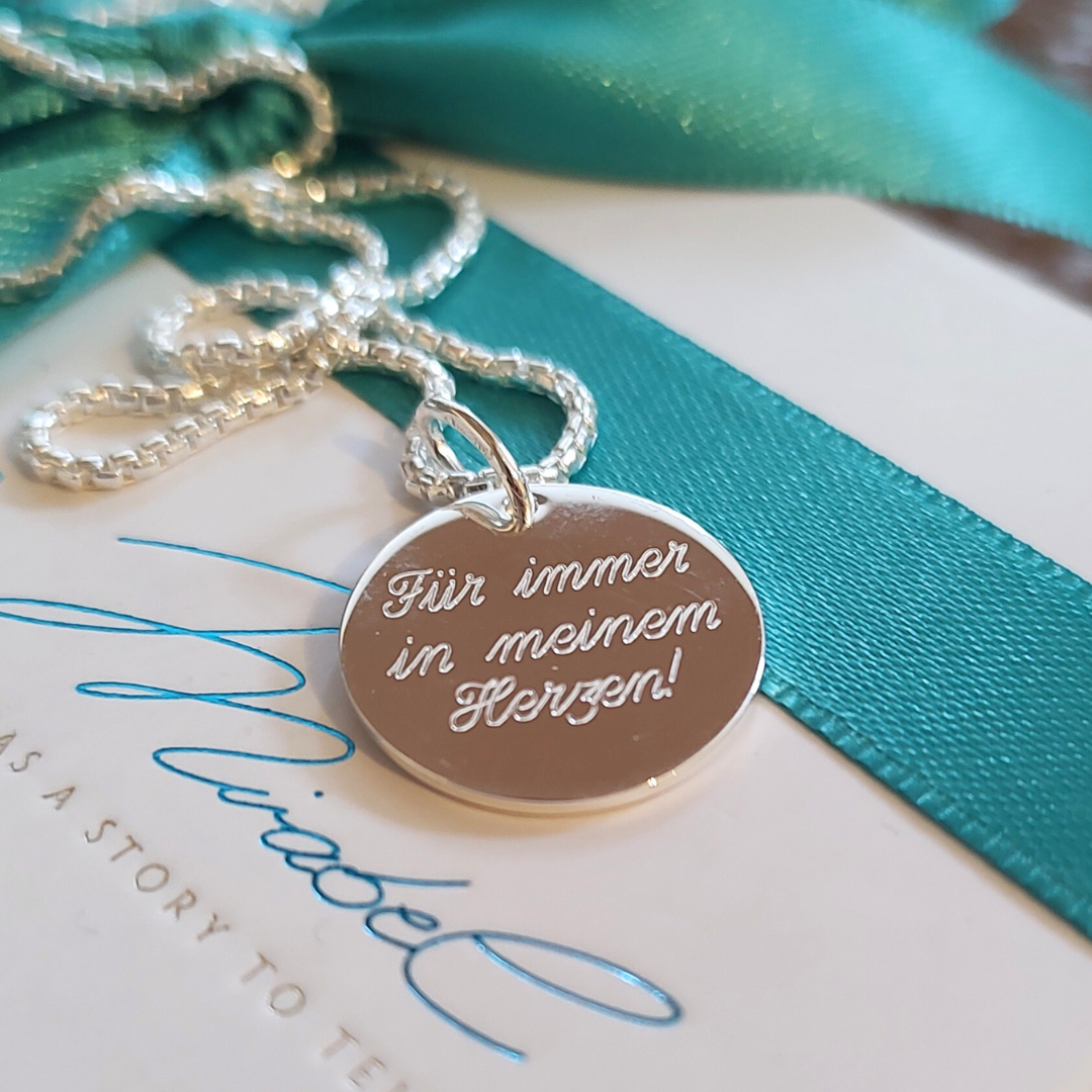 Kette mit persönlicher Gravur, Kette für Ehefrau, personalisierte kette für mama, namenskette silber für mütter, plättchen kette gold personalisiert, schmuckstücke für partnerin 