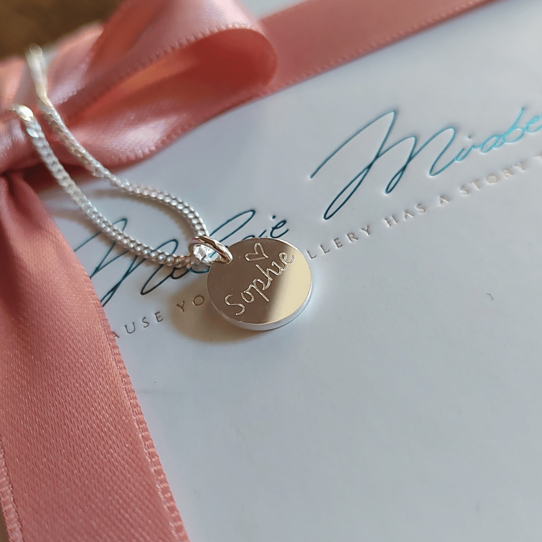 namenskette mädchen mit gravur in silber