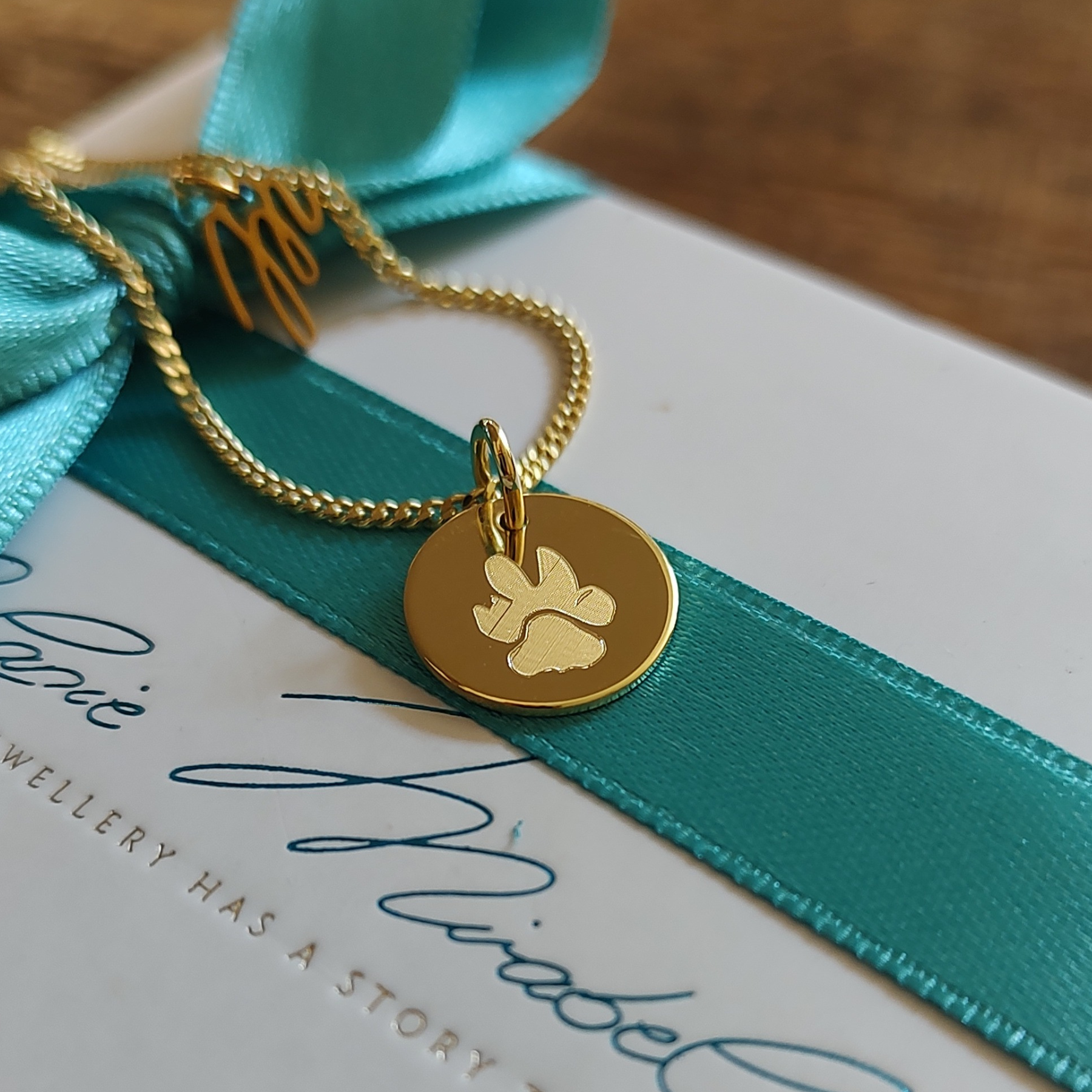 SALLY Initialenkette mit 1 kleinen Gravur Plättchen