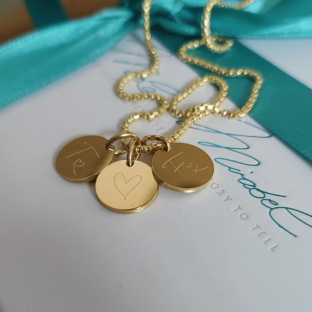 Plättchen Kette Gold, Initialen kette 3 plättchen, Namenskette 3 initialen mit gravur namen der kinder, Goldkette mit Buchstabe, Kette zur Geburt mit Namen