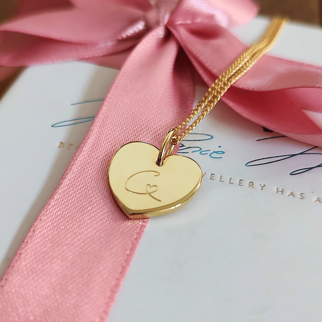 Taufkette gold für mädchen, gold Kette für mädchen zur erstkommunion, geschenk für mein patenkind, persönlich mit Namen und taufdatum, kleines geschenk zur taufe oder kommunion von paten für mädchen, erinnerungsstück gestalten zur Taufe und erstkommunion, herz kette gold geschenk zum schulabschluss und abitur