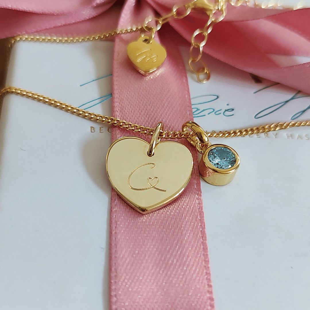 taufkette gold mit herz anhänger, herz kette gold zur taufe und kommunion, geschenk zur erstkommunion mädchen, herz kette mit gravur für die taufe und kommunion, goldkette für mädchen geschenk zur einschulung und abitur, geburtsstein schmuck, kette gold mit geburtsstein für mein patenkind