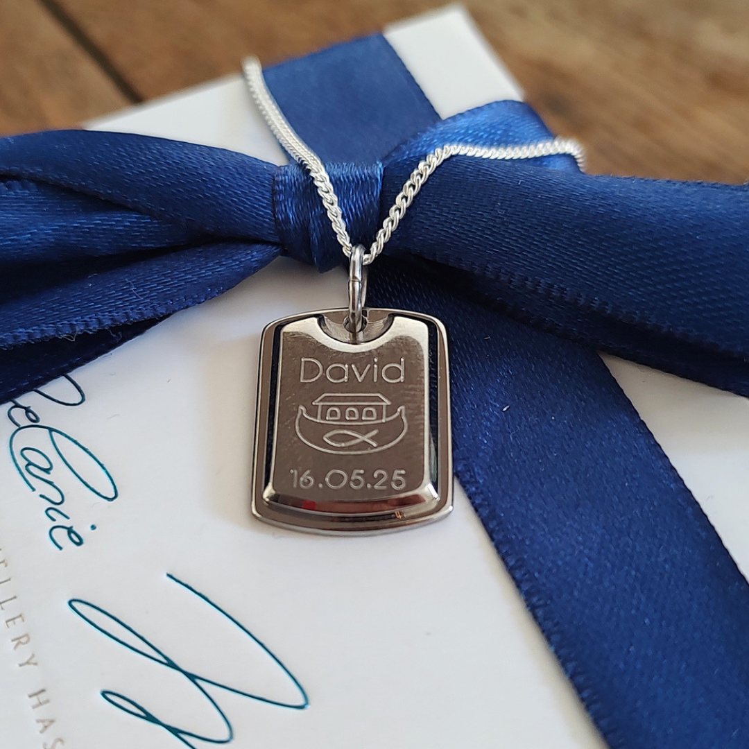 geschenk taufe junge personalisiert, schmuck zur taufe kommunion für junge mit gravur, silber kette für jungs mit gravur, kette für teenager junge zum geburtstag oder schulabschluss und abitur, geschenk abitur junge
