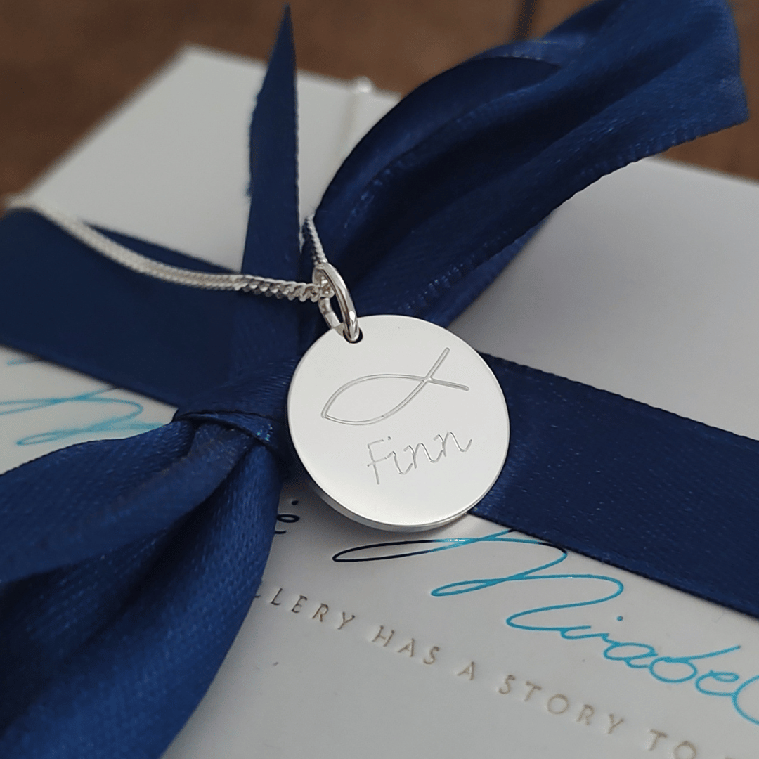 kette junge zur firmung, personalisierte Halskette jugendliche, namenskette für Jungs mit Gravur, taufkette junge, taufkette jungs christ, kette mit christlicher fisch, taufschmuck junge silber