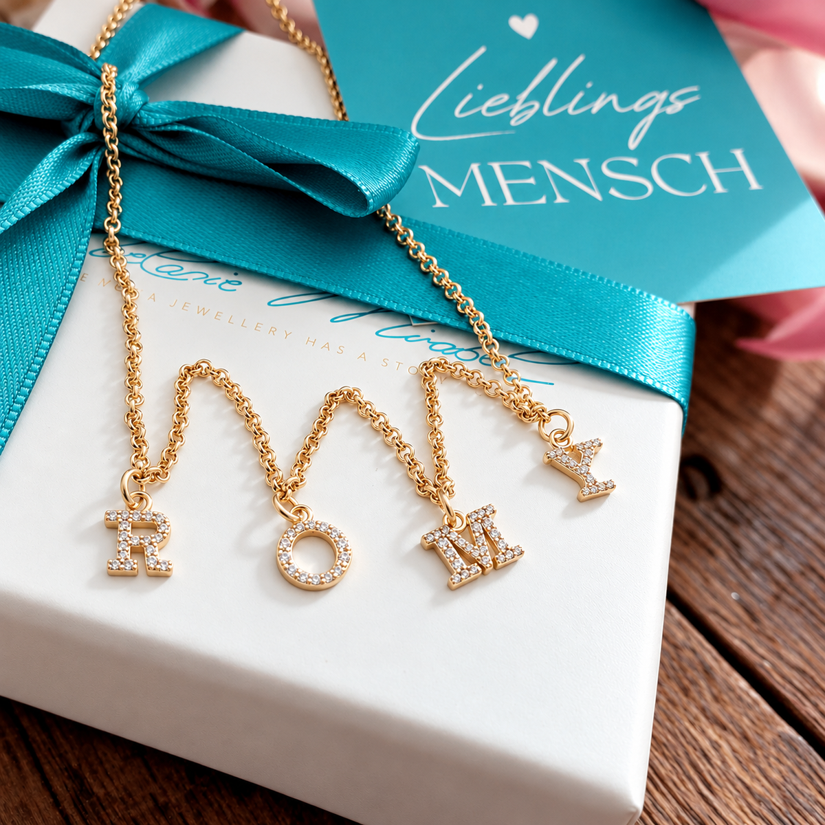 kette mit buchstaben gold für mama zur geburt mit anfangsbuchstaben der kinder. 