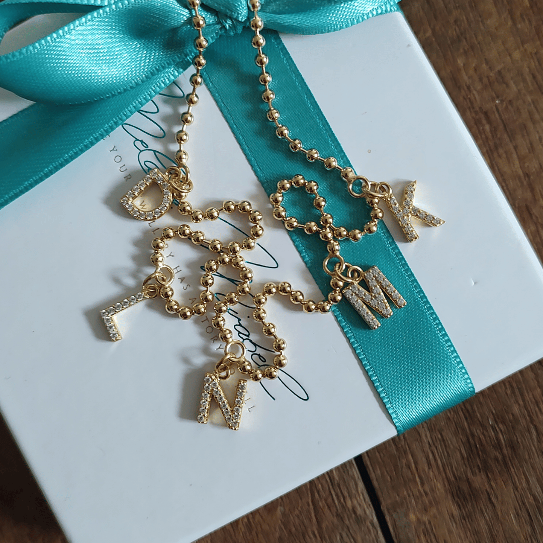 MIA Collar con 4 letras individuales