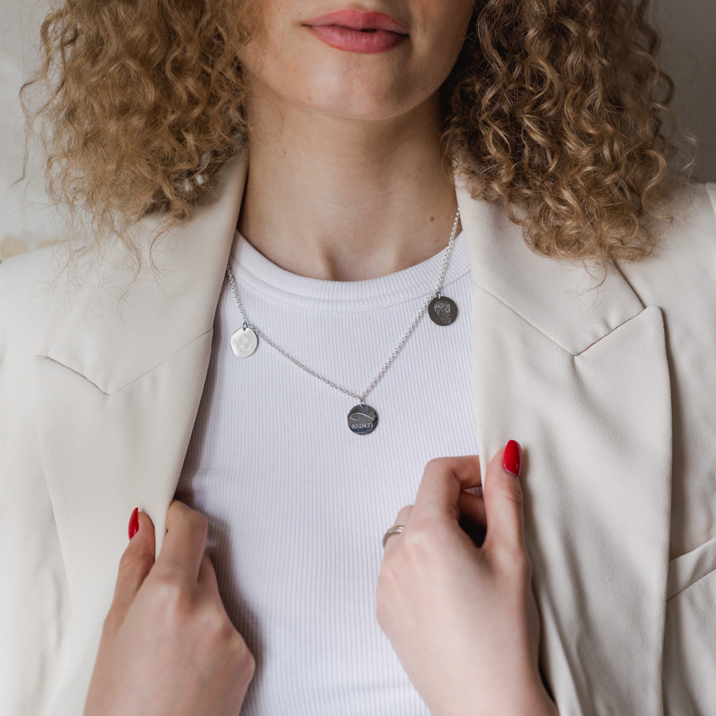 Familienkette mit Gravur von Melanie Mirabel, Mama Kette mit Gravur, Mom Necklace, Kids name necklace, Monogram Kette, Familienkette Silber mit 3 Gravur Plättchen, Kette Mama mit 3 Kindern, Mama Kette mit Kindernamen, Kette mit Namen der Kinder, 