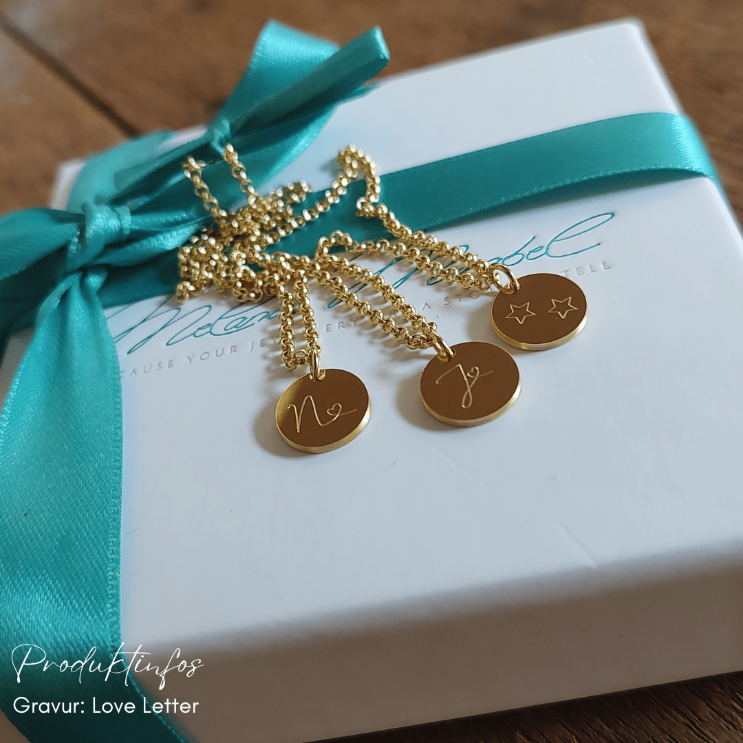 goldkette mit buchstaben, buchstabe kette, familienkette gold mit gravur, initialenkette mit gravur