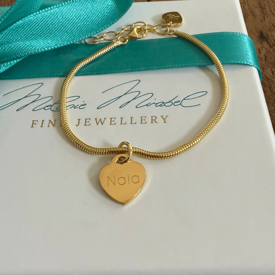 PIXIE Initialen Armband mit Charms und Gravur