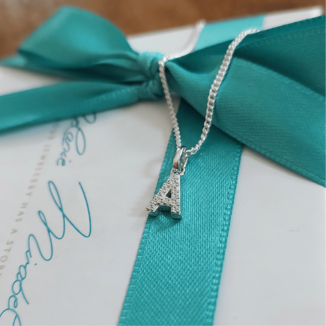 Kette Buchstaben Silber mit Buchstabe A, Sterling Silber Kette mit Buchstabe, shiny letter charm, buchstaben anhänger silber, initialen anhänger, letter charm