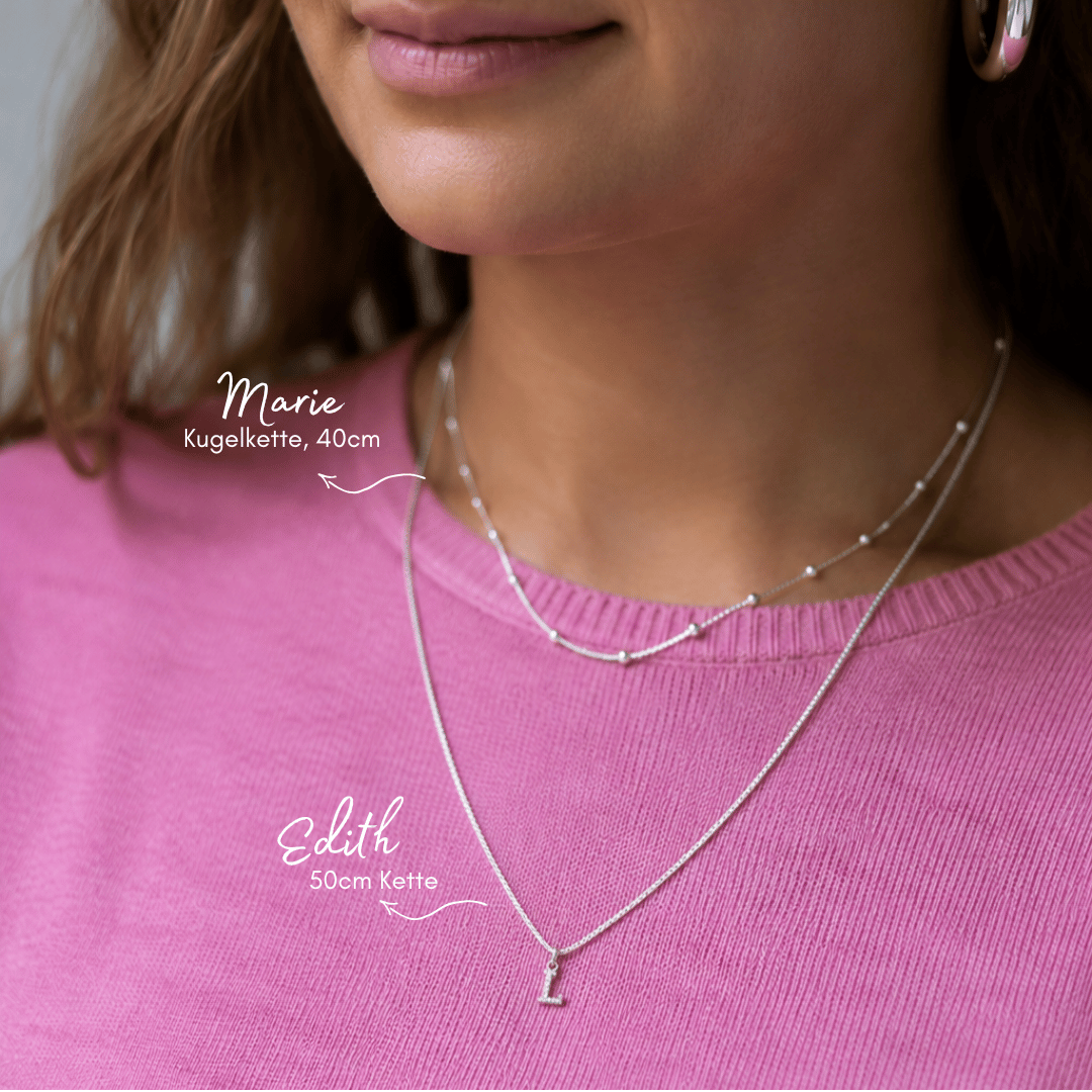 Kette mit dem Buchstaben L aus 925 Silber – ein schönes Geschenk für die Mama so dass sie ihren herzensmenschen immer nah bei sich tragen kann - handgefertigt aus 925 Sterlingsilber