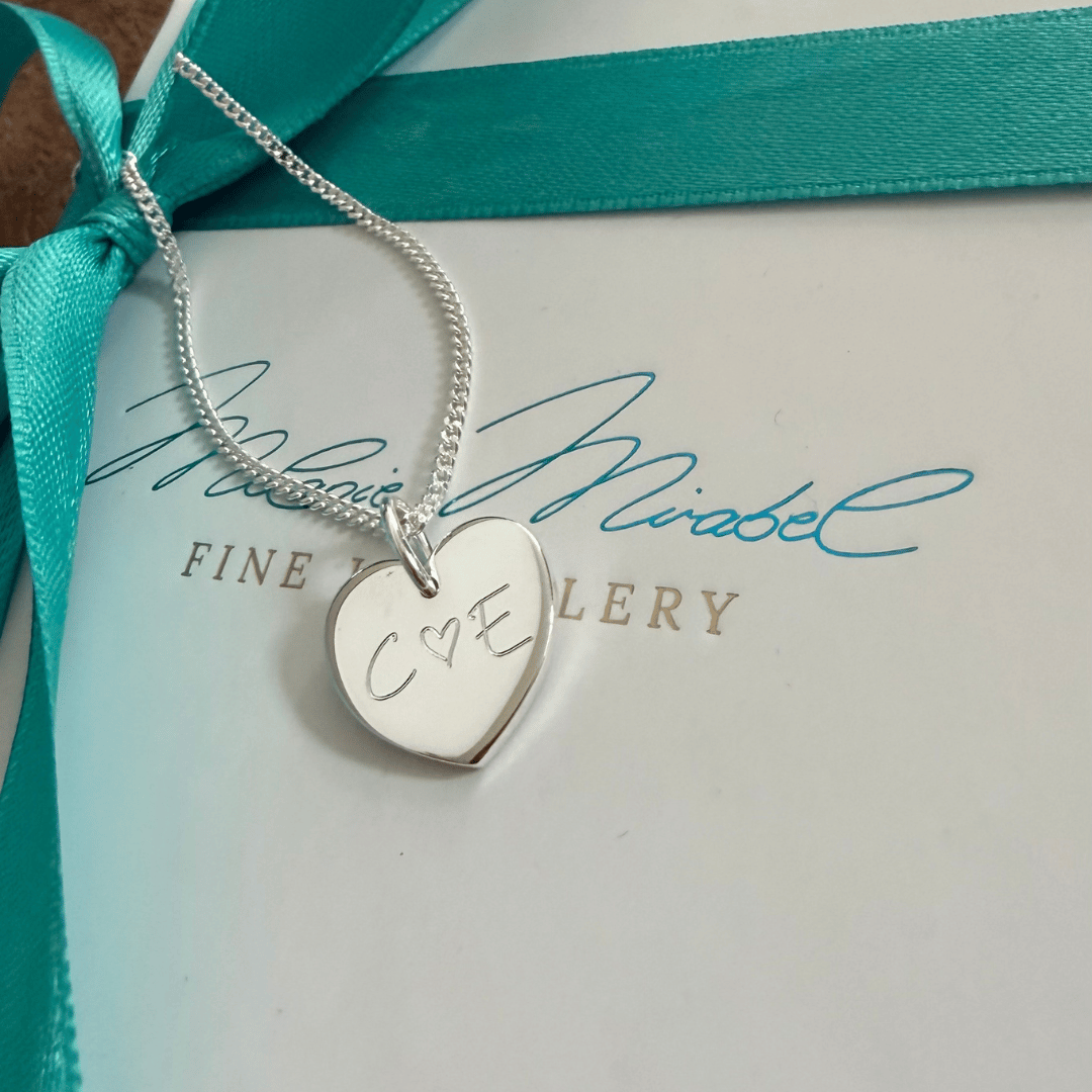 CHÉRIE Herz Kette mit Gravur – personalisiert in Gold & Silber
