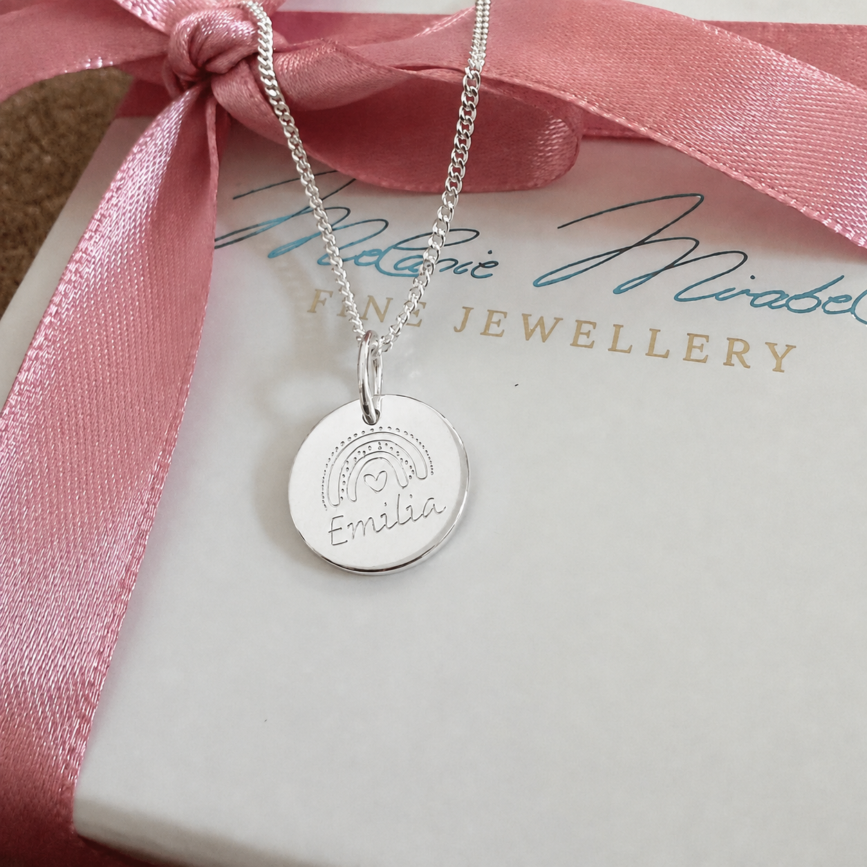 taufkette für mädchen mit persönlicher gravur - ein perfektes geschenk für mädchen zur Taufe, Kommunion oder zum 18. Geburtstag, da sie lange begleiten kann