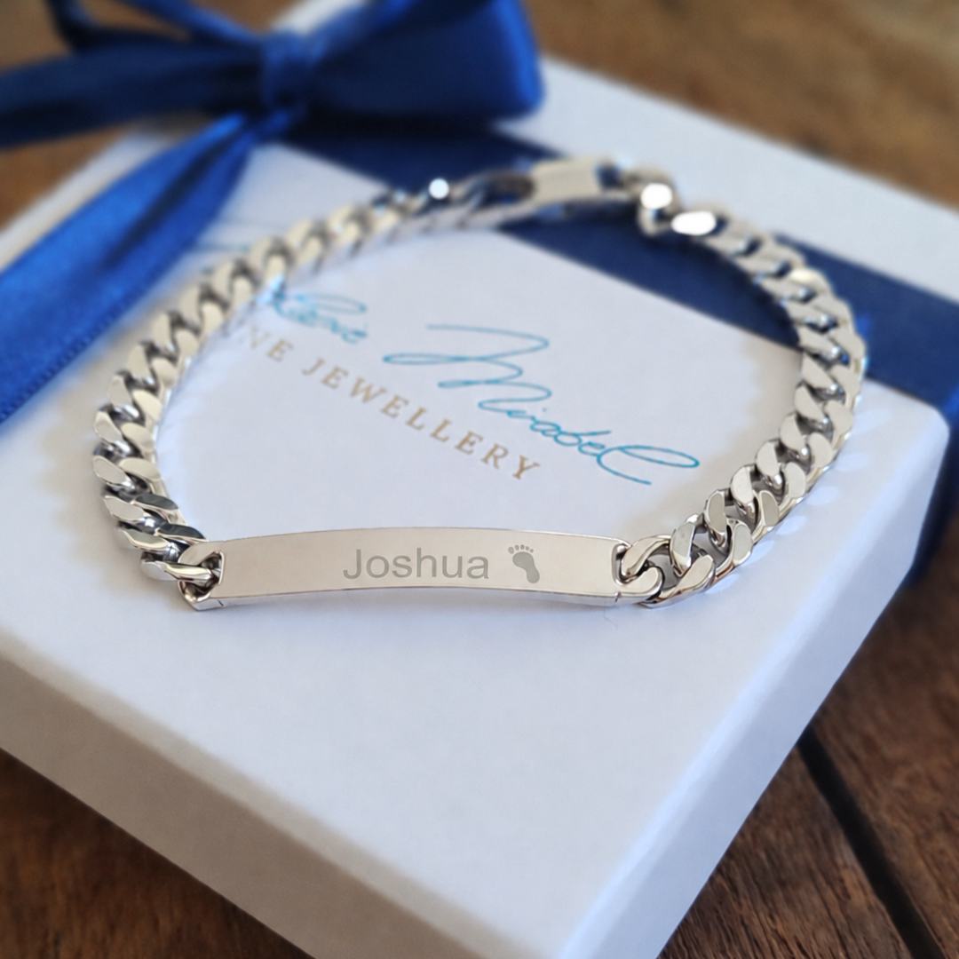 Das perfekte geschenk zur geburt für papa - ein massives panzerarmband aus Echtsilber mit deiner persönlichen gravur und widmung, so dass dein ehemann, Freund oder Papa deiner Kinder seine Liebsten auch immer nah am Herzen tragen kann