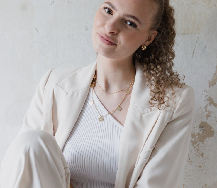 personalisierter schmuck individuell angefertigt in Berlin, schmuck label Melanie Mirabel 